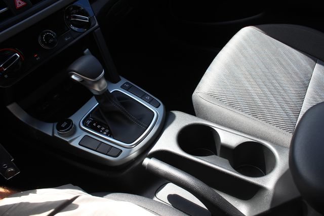 Used 2025 Kia Seltos LX AWD/4WD image 11