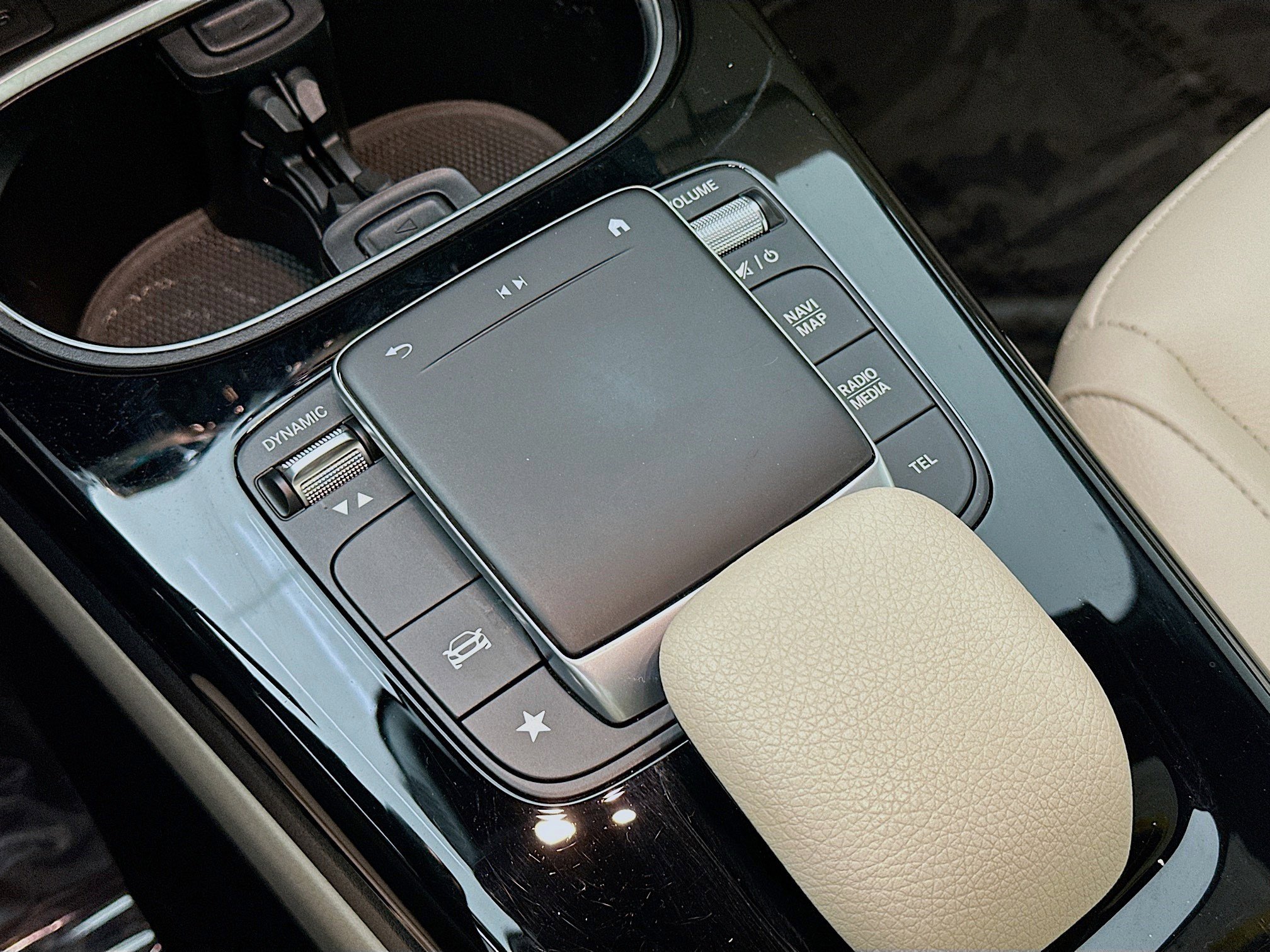 Used 2022 Mercedes-Benz A 220 4MATIC image 13