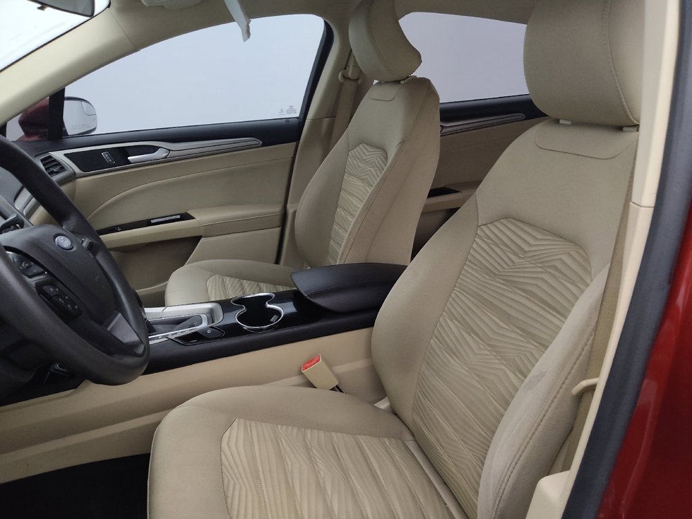 Used 2016 Ford Fusion SE FWD image 17