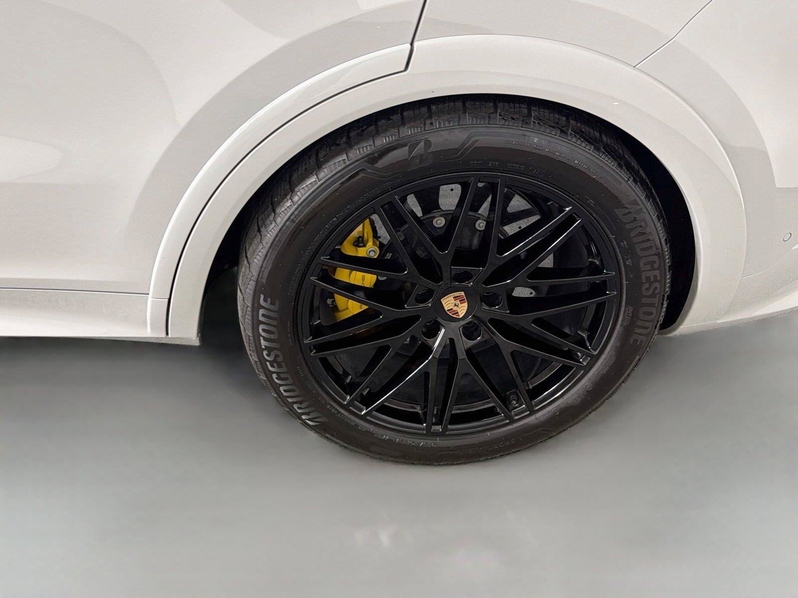 Used 2026 Porsche Cayenne GTS AWD/4WD image 12