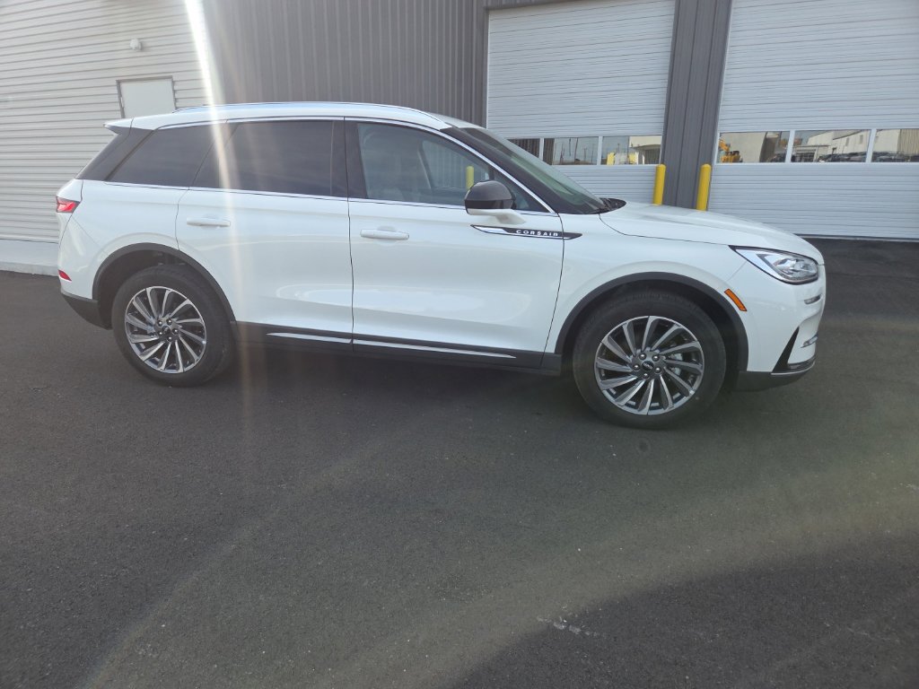 Used 2024 Lincoln Corsair Reserve FWD image 23
