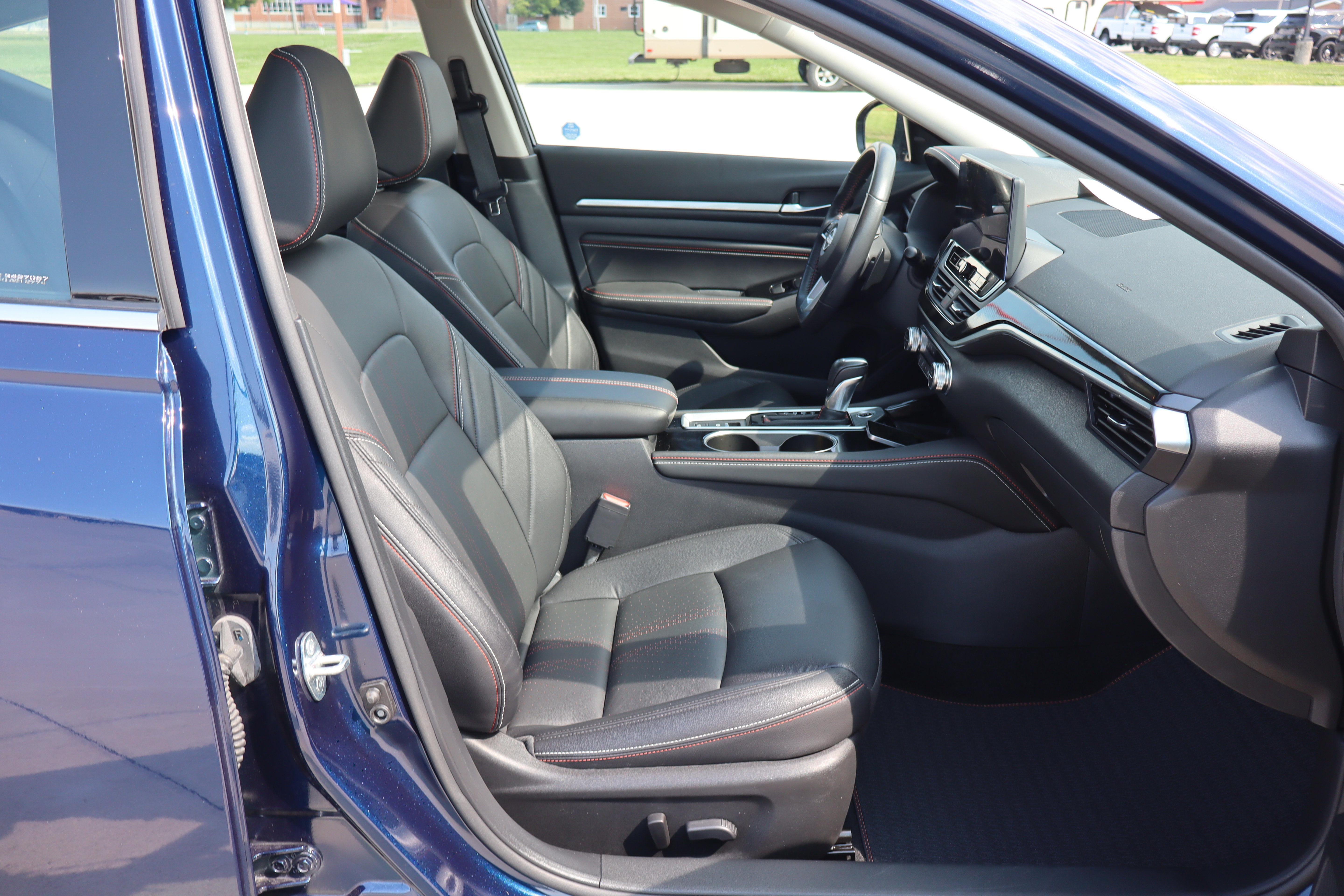 Used 2023 Nissan Altima 2.0 SR FWD image 13
