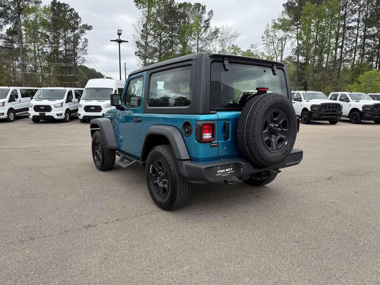 Used 2024 Jeep Wrangler Sport image 5