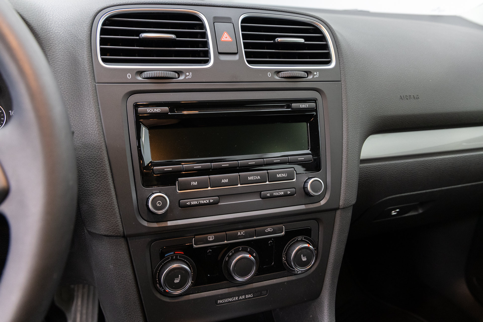 Used 2013 Volkswagen Golf 4-Door FWD image 12