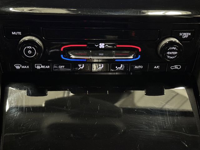 Used 2023 Jeep Grand Cherokee L Laredo image 16