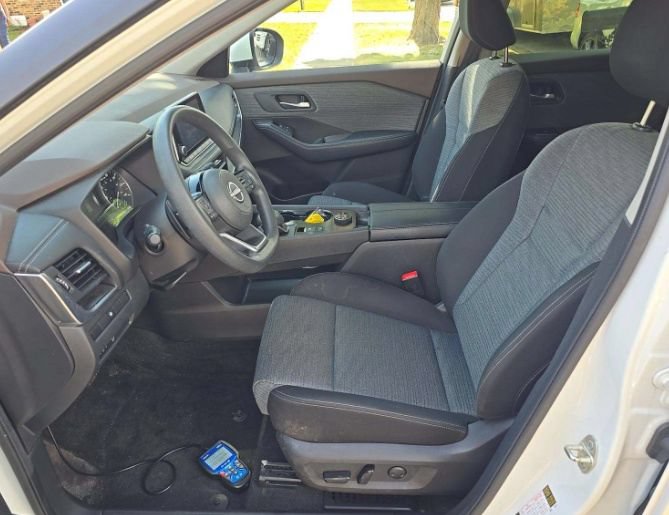 Used 2023 Nissan Rogue SV AWD/4WD image 4