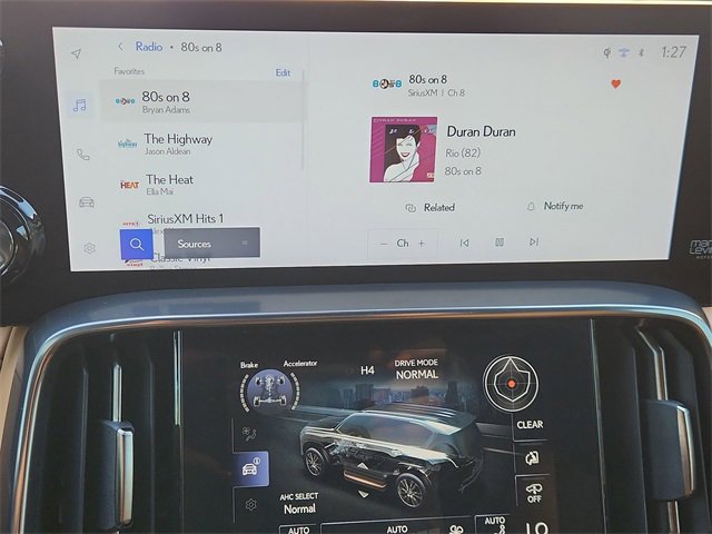 Used 2023 Lexus LX 600 4WD w/ Luxury Package image 13