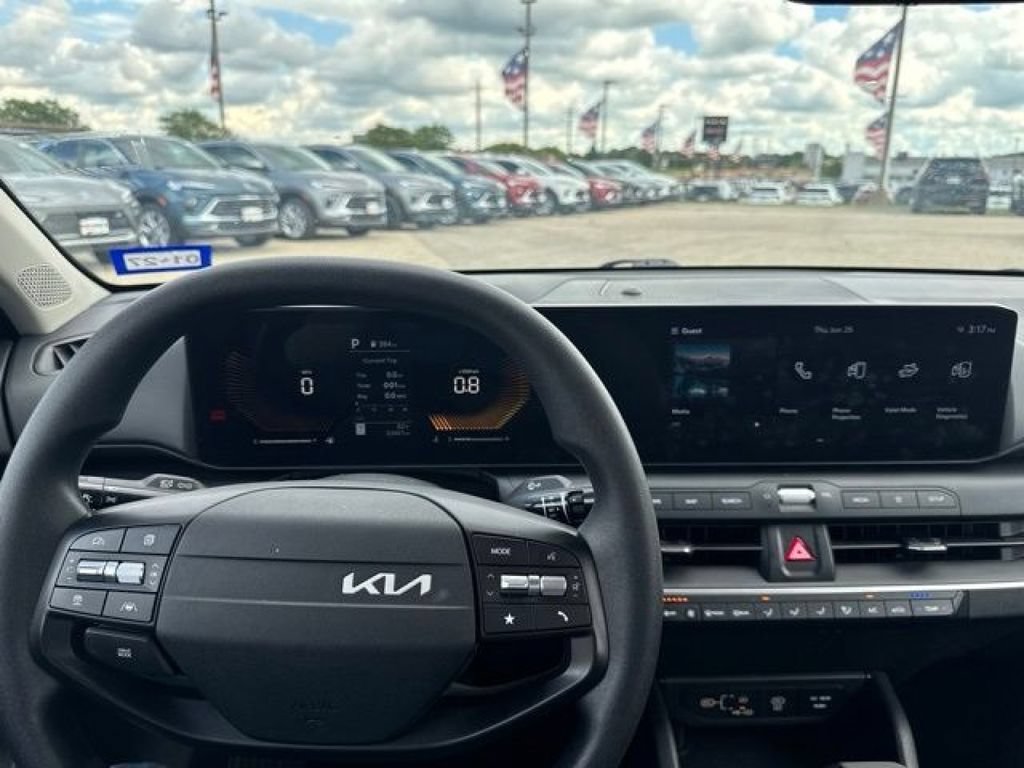 Used 2025 Kia K4 FWD image 24