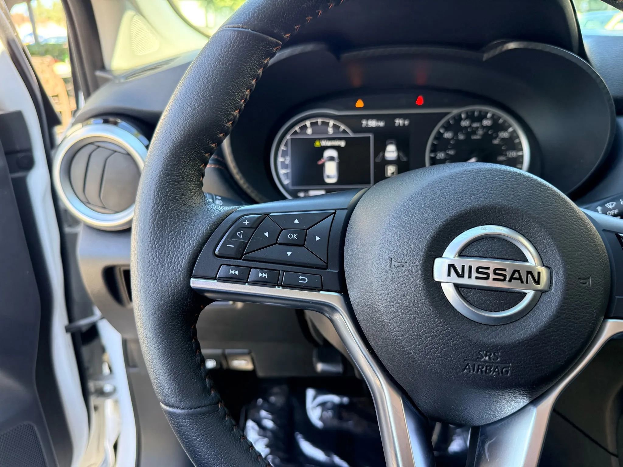 Used 2021 Nissan Versa SR w/ Convenience Package image 20