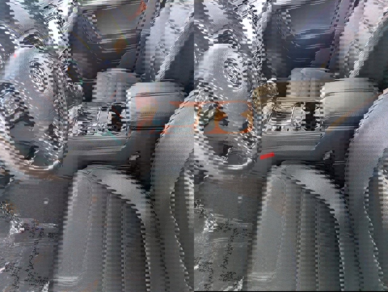 Used 2014 Volkswagen Touareg TDI image 28