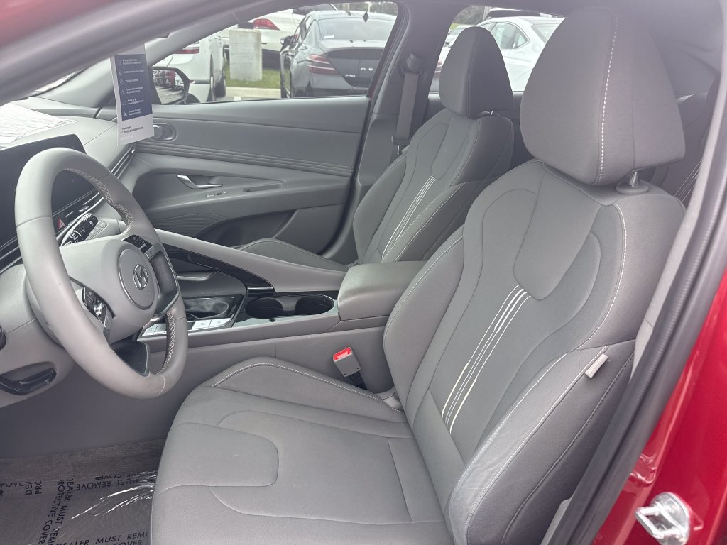 Used 2023 Hyundai Elantra SEL w/ Convenience Package FWD image 13