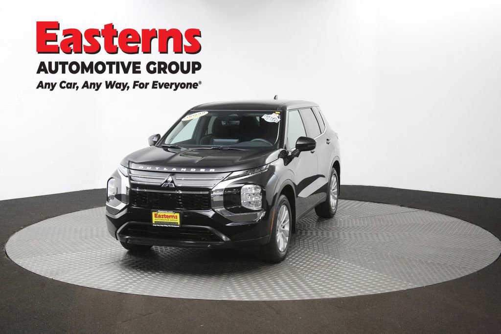 Used 2025 Mitsubishi Outlander ES image 54