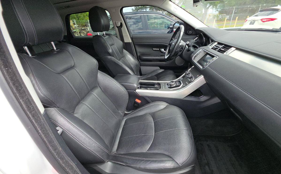 Used 2017 Land Rover Range Rover Evoque SE Premium AWD/4WD image 11