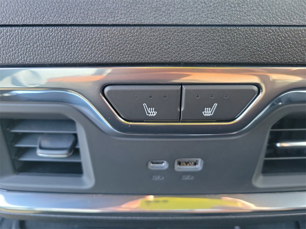 New 2025 GMC Sierra 3500 Denali Ultimate image 16