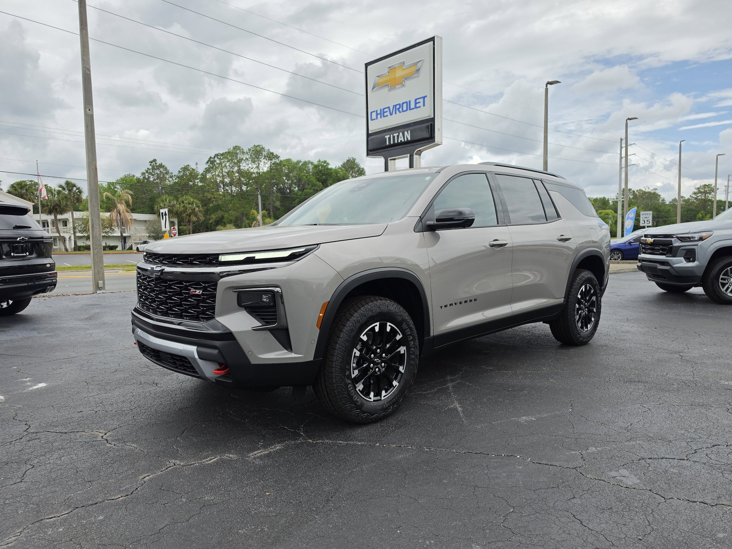 New 2026 Chevrolet Traverse Z71 w/ Enhanced Driving Package AWD/4WD image 8