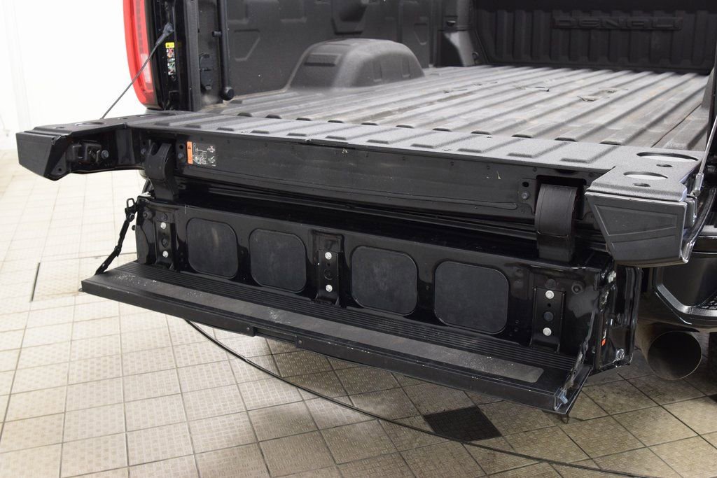 Used 2022 GMC Sierra 3500 Denali w/ Denali Ultimate Package image 21