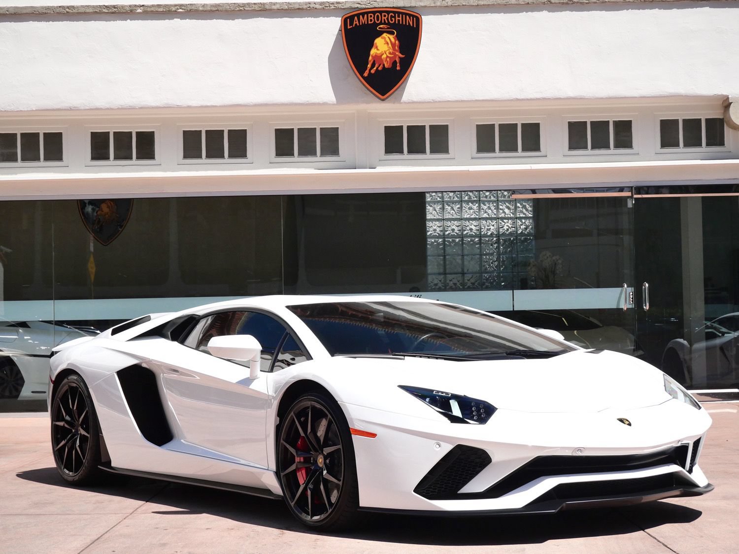 Used 2018 Lamborghini Aventador S AWD/4WD image 1