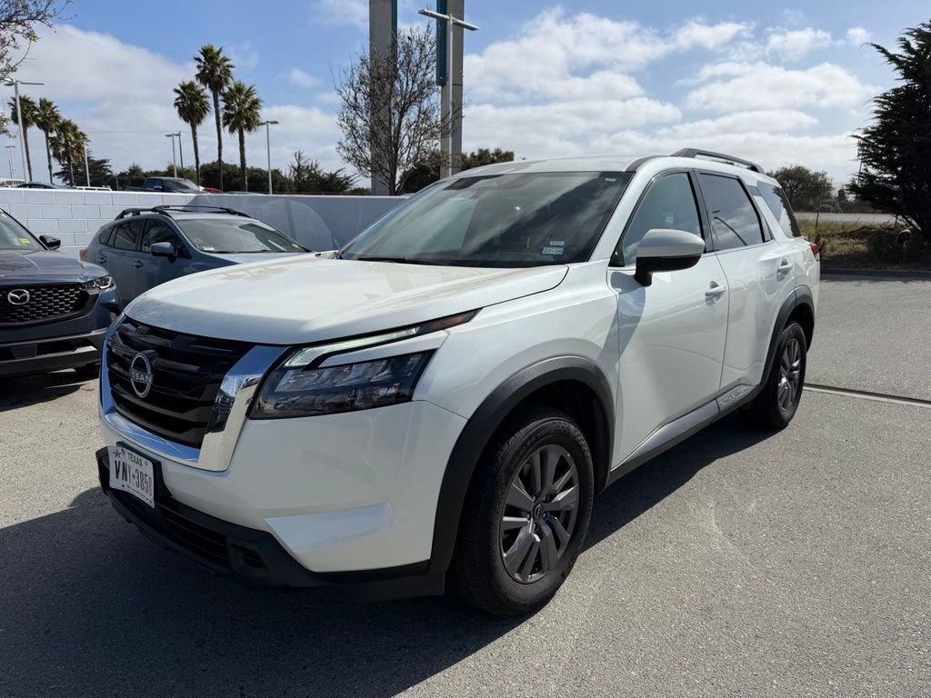 Used 2024 Nissan Pathfinder SV FWD image 1