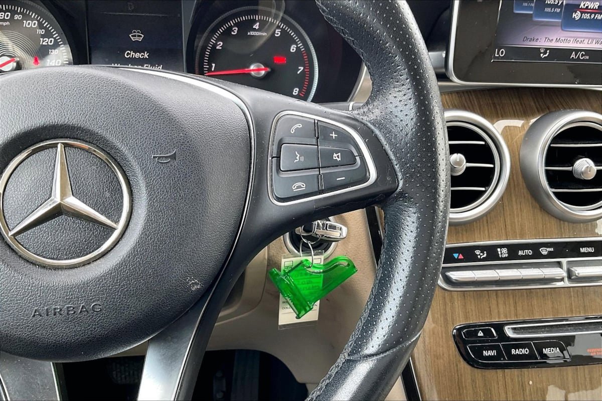Used 2018 Mercedes-Benz GLC 300 w/ Premium Package image 19