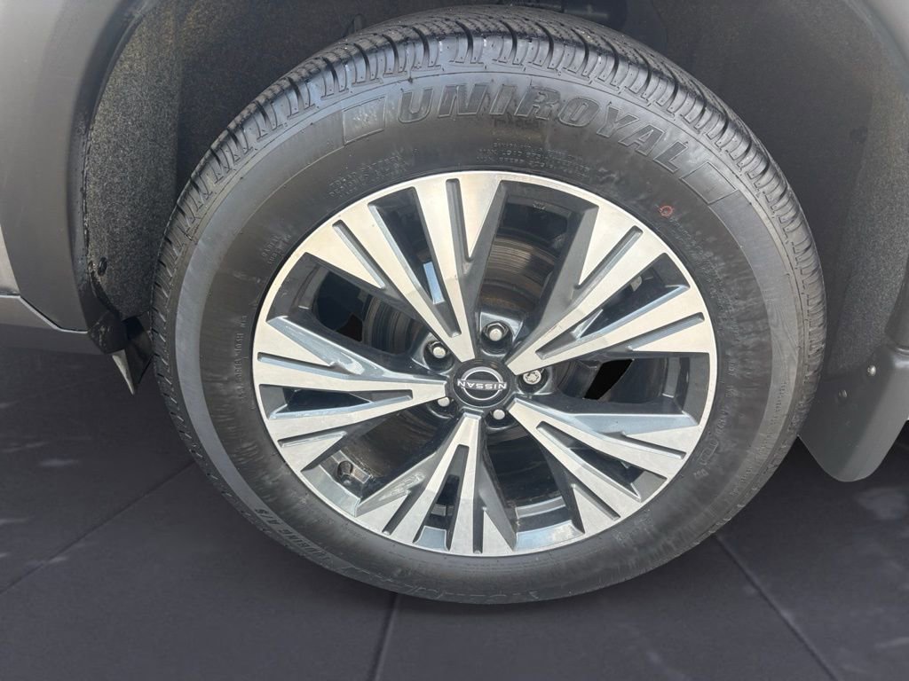 Used 2023 Nissan Rogue SV image 9
