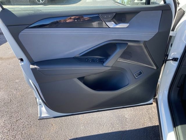 New 2025 Volkswagen Tiguan SE image 21