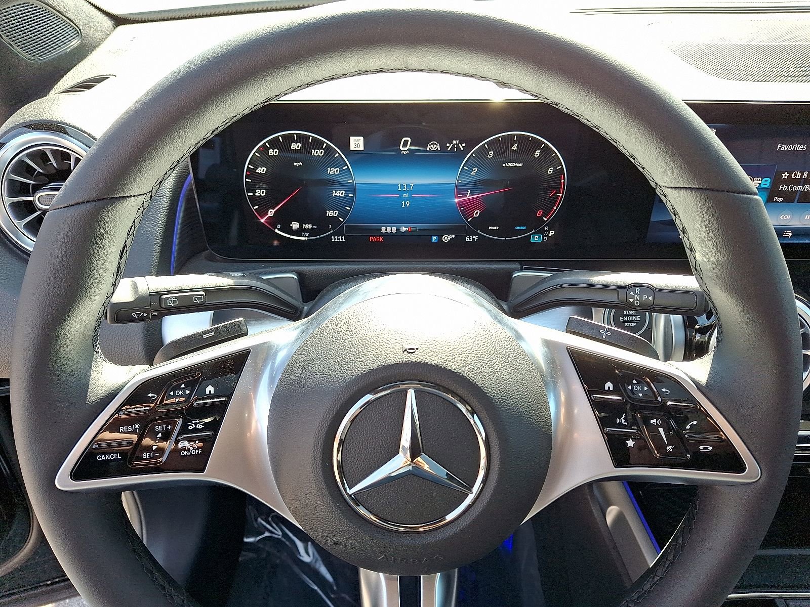 New 2026 Mercedes-Benz GLB 250 4MATIC image 15