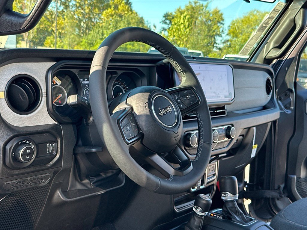 New 2026 Jeep Gladiator Sport w/ Dual Top Group AWD/4WD image 24