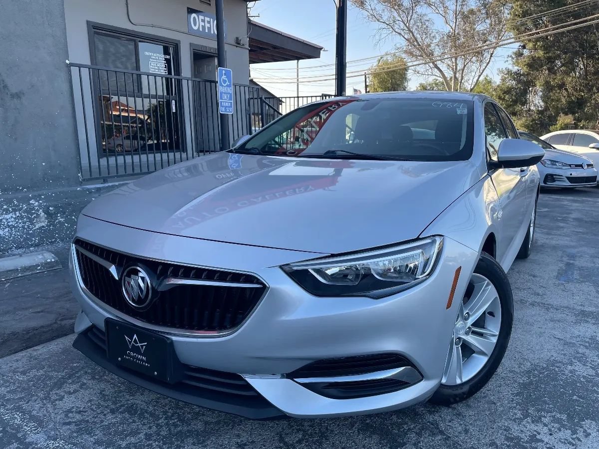 Used 2018 Buick Regal Preferred FWD image 1