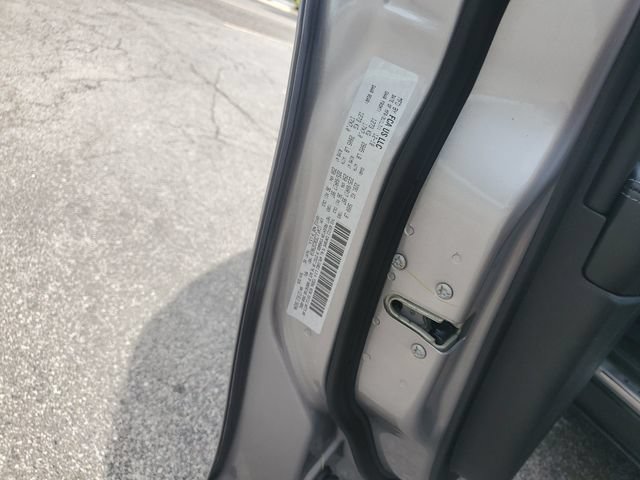 Used 2019 Jeep Cherokee Latitude w/ Popular Appearance Group FWD image 24