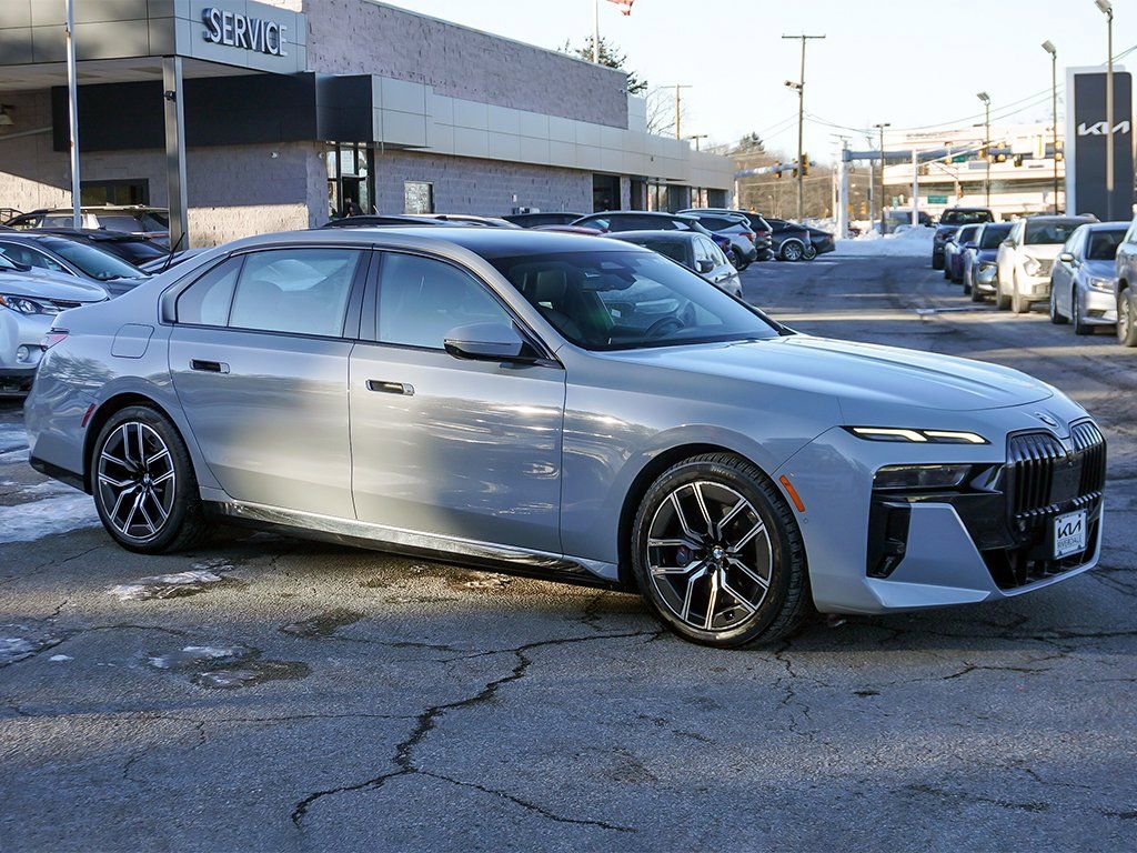 Used 2023 BMW 760i xDrive w/ Parking Assistance Package image 80