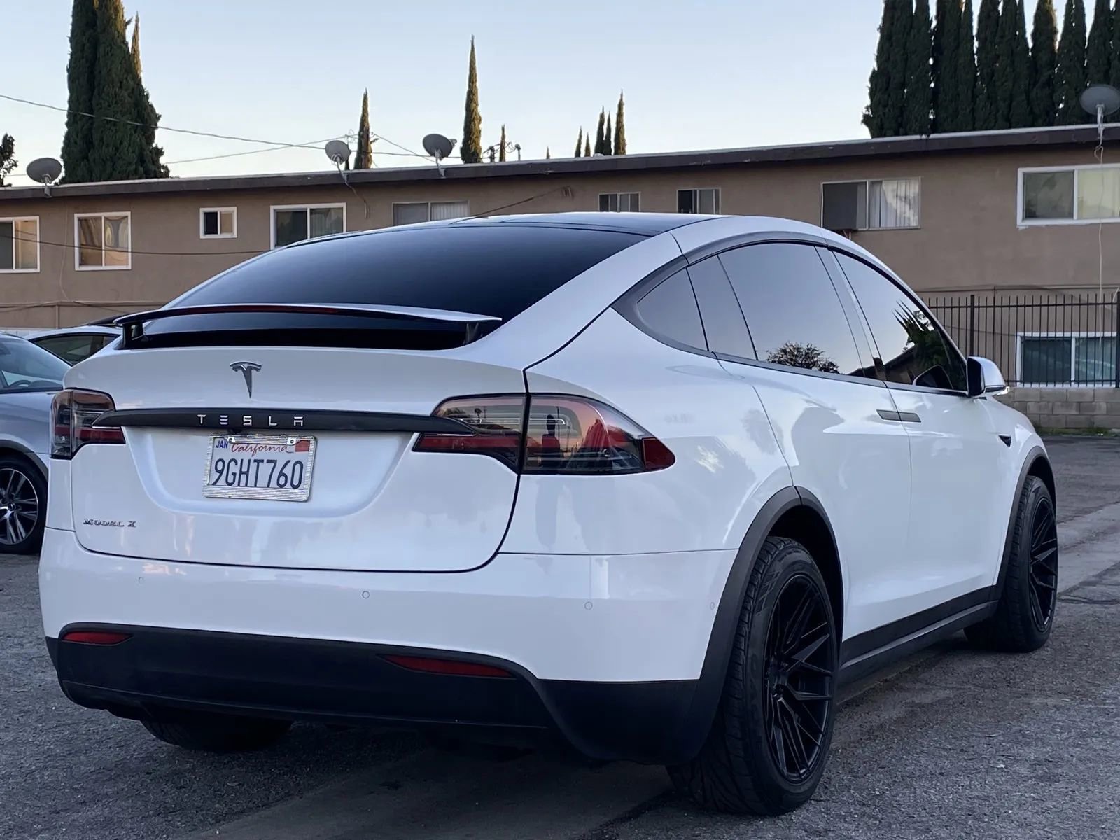 Used 2016 Tesla Model X 75D image 5