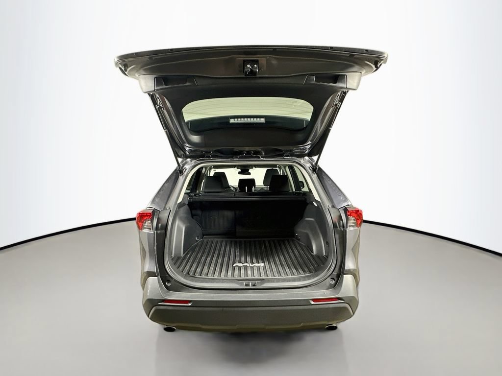 Used 2025 Toyota RAV4 XLE FWD image 34