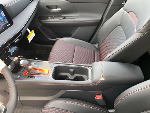 New 2026 Nissan Kicks SR w/ Cold Weather Package AWD/4WD image 21