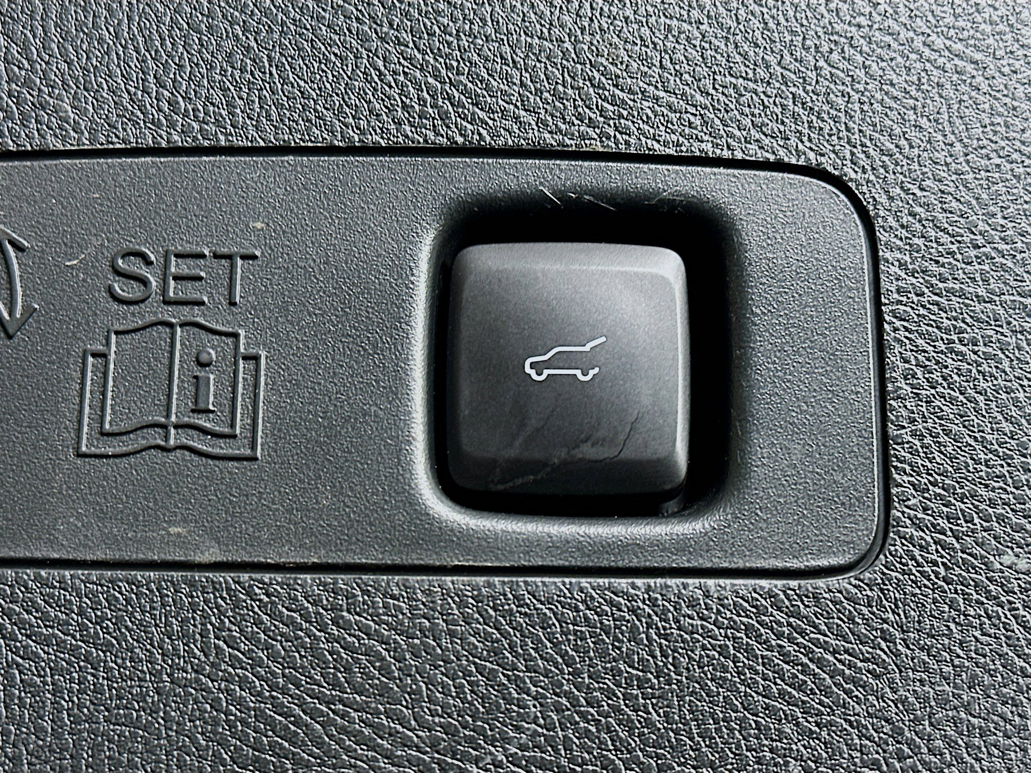 Used 2022 Lincoln Corsair FWD w/ Premium Package image 30