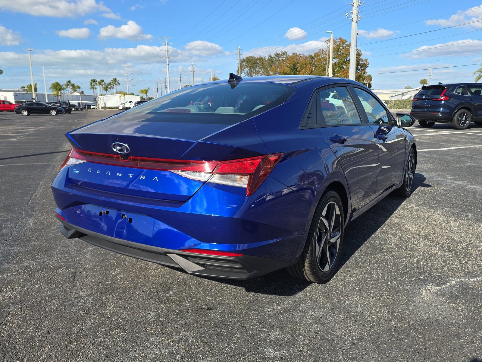 Used 2023 Hyundai Elantra SEL w/ Convenience Package image 4
