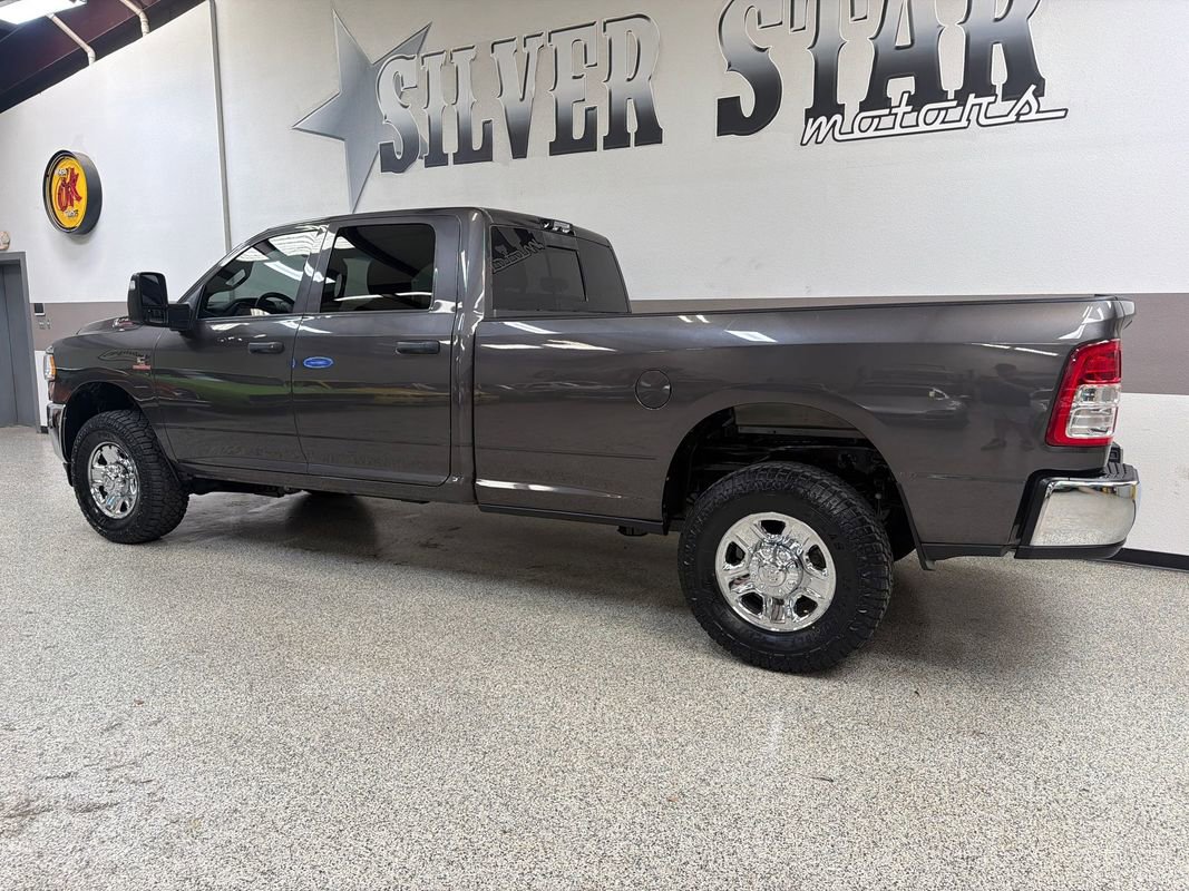 Used 2024 RAM 2500 Tradesman w/ Chrome Appearance Group AWD/4WD image 6