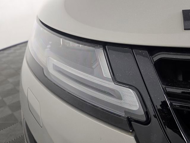 Used 2023 Land Rover Range Rover Evoque R-Dynamic SE AWD/4WD image 10