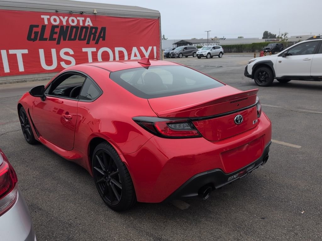 Used 2025 Toyota GR86 Premium w/ ALL Weather Mat Package (TMS) RWD image 4