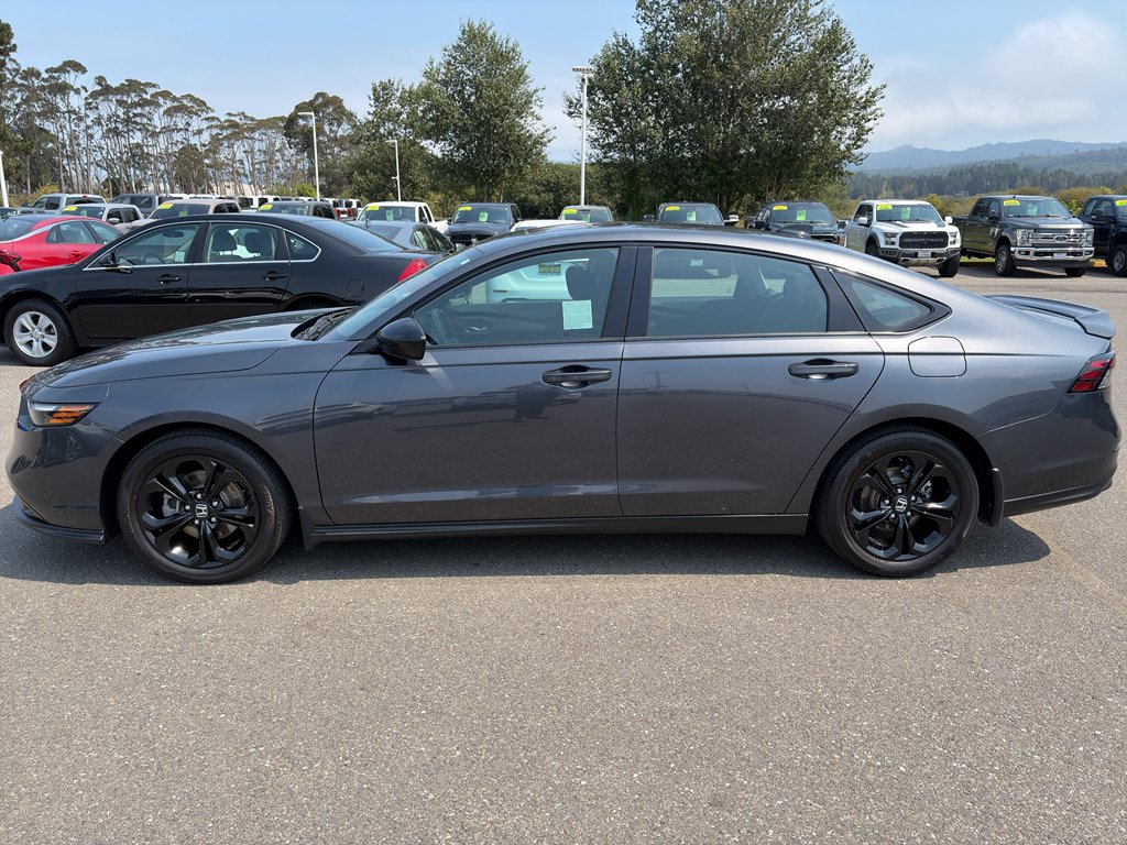 Used 2025 Honda Accord SE image 2