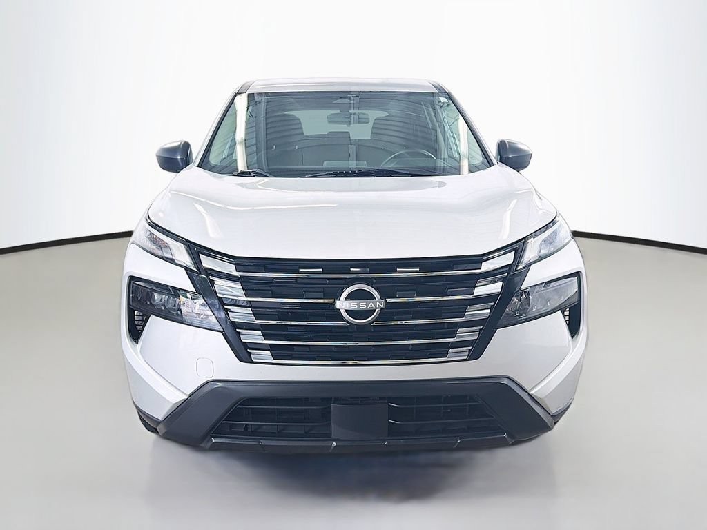 Used 2024 Nissan Rogue S FWD image 2