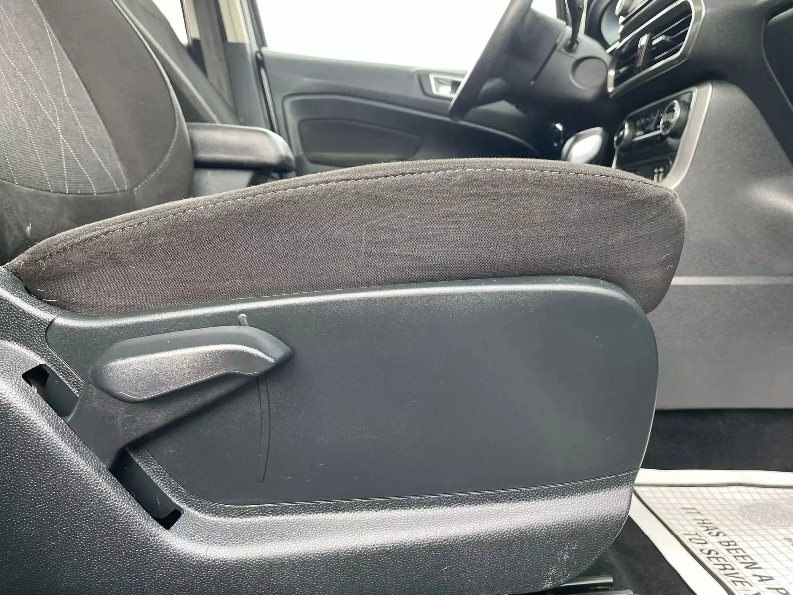 Used 2018 Ford EcoSport SE w/ SE Convenience Package image 57