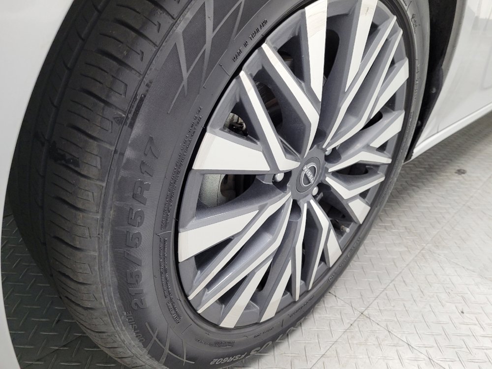 Used 2024 Nissan Altima 2.5 SV image 31