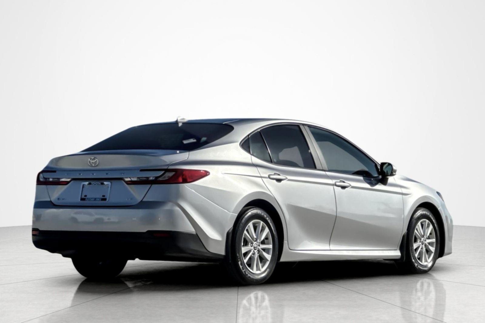 Certified 2025 Toyota Camry LE FWD image 5