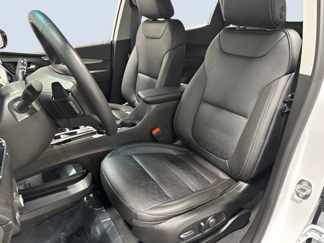 Used 2023 Chevrolet Bolt LT w/ Infotainment Package FWD image 28