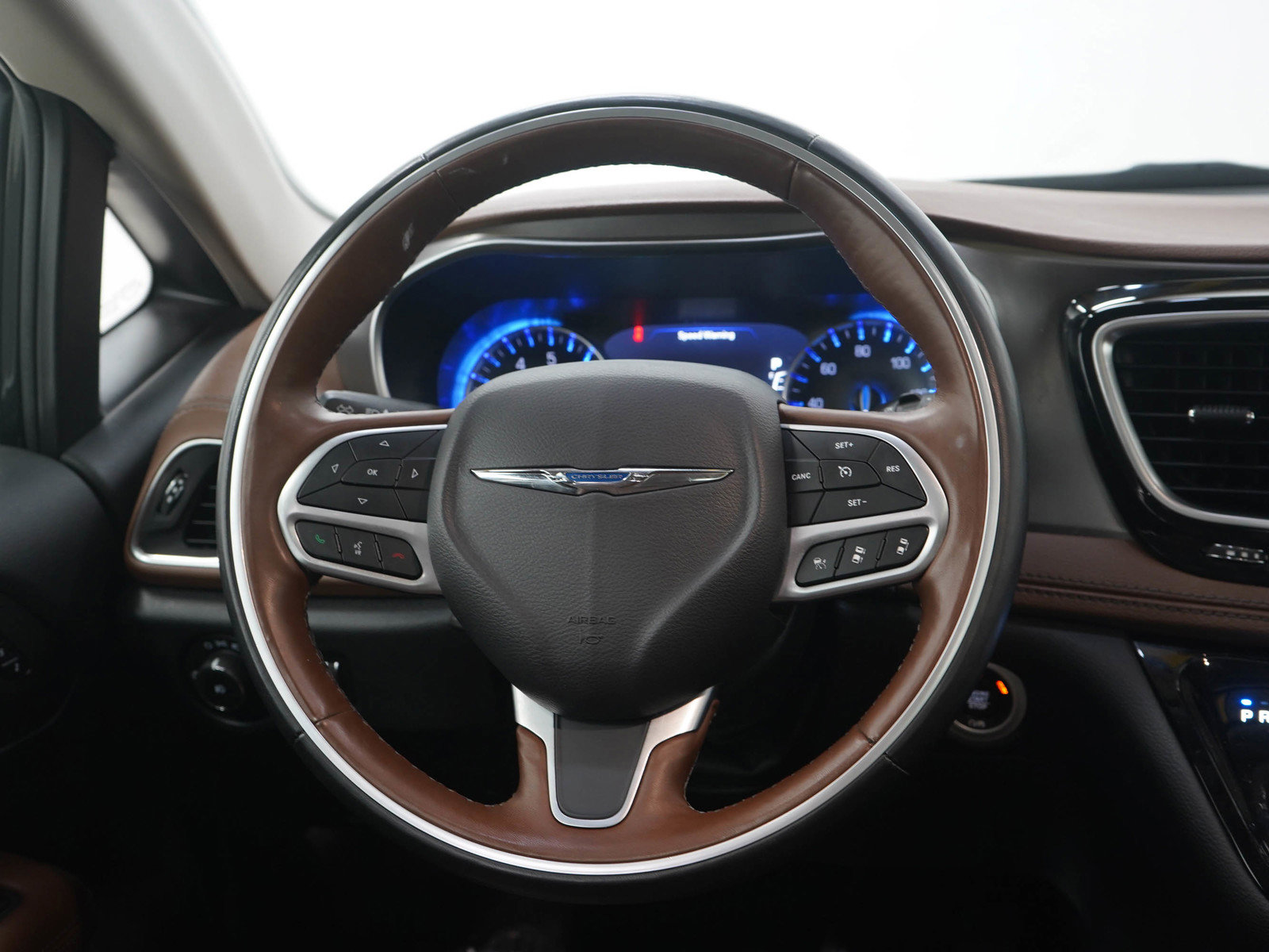 Used 2019 Chrysler Pacifica Limited image 19