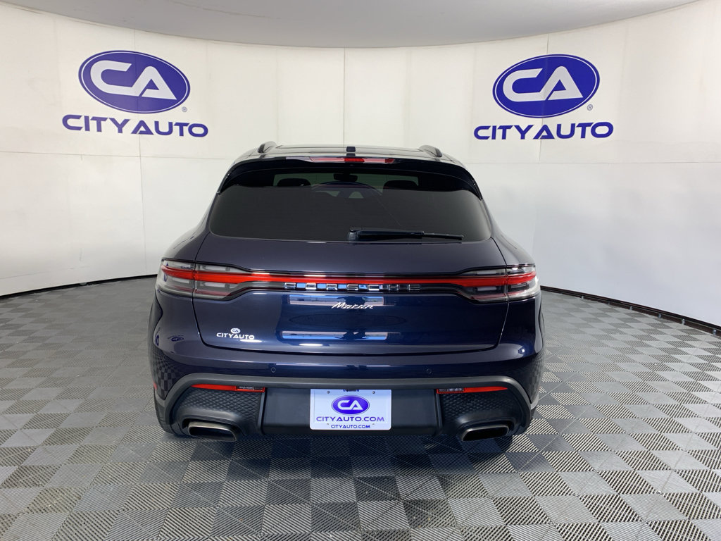 Used 2023 Porsche Macan AWD/4WD image 4