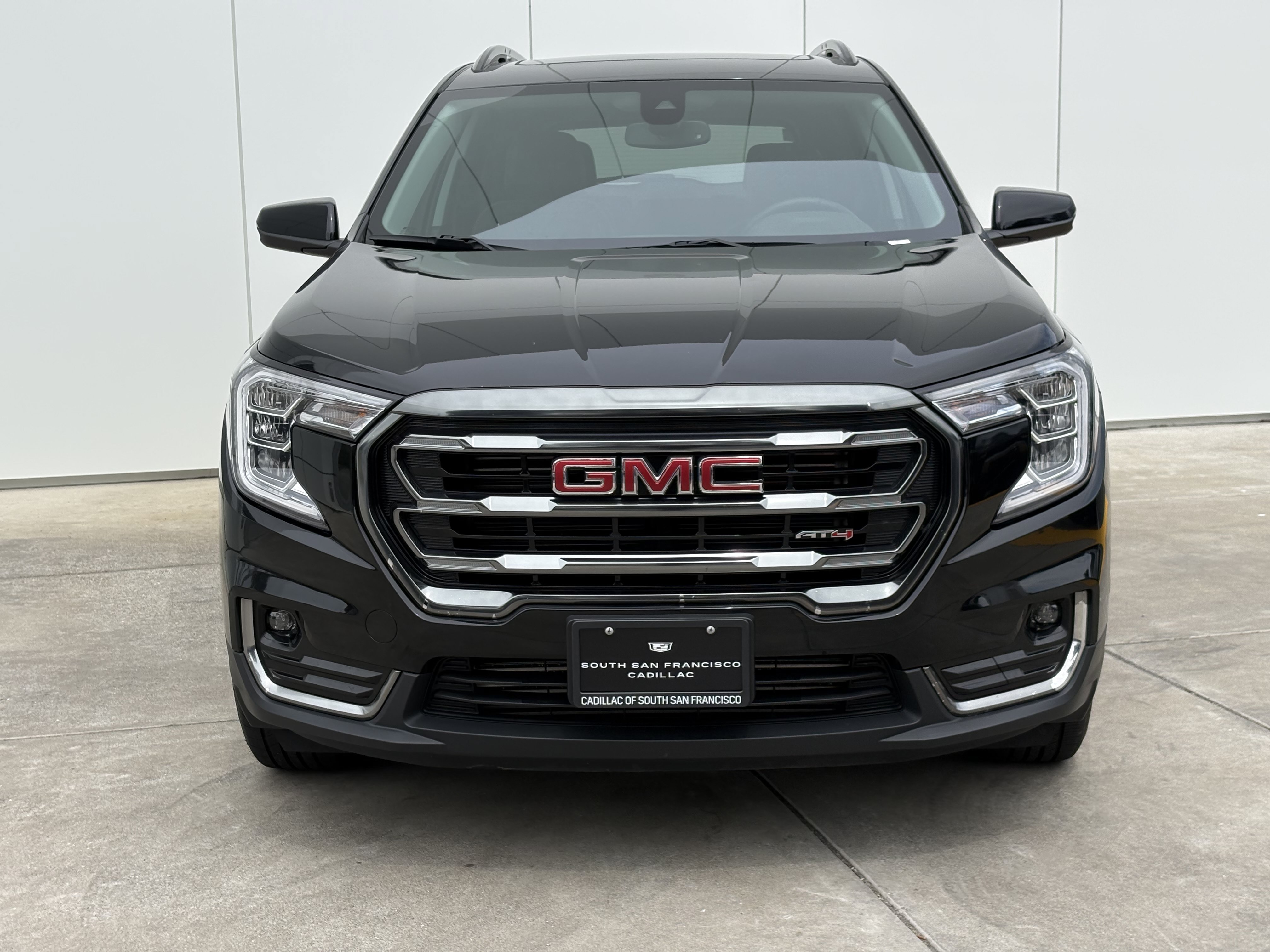 Used 2023 GMC Terrain AT4 AWD/4WD image 3