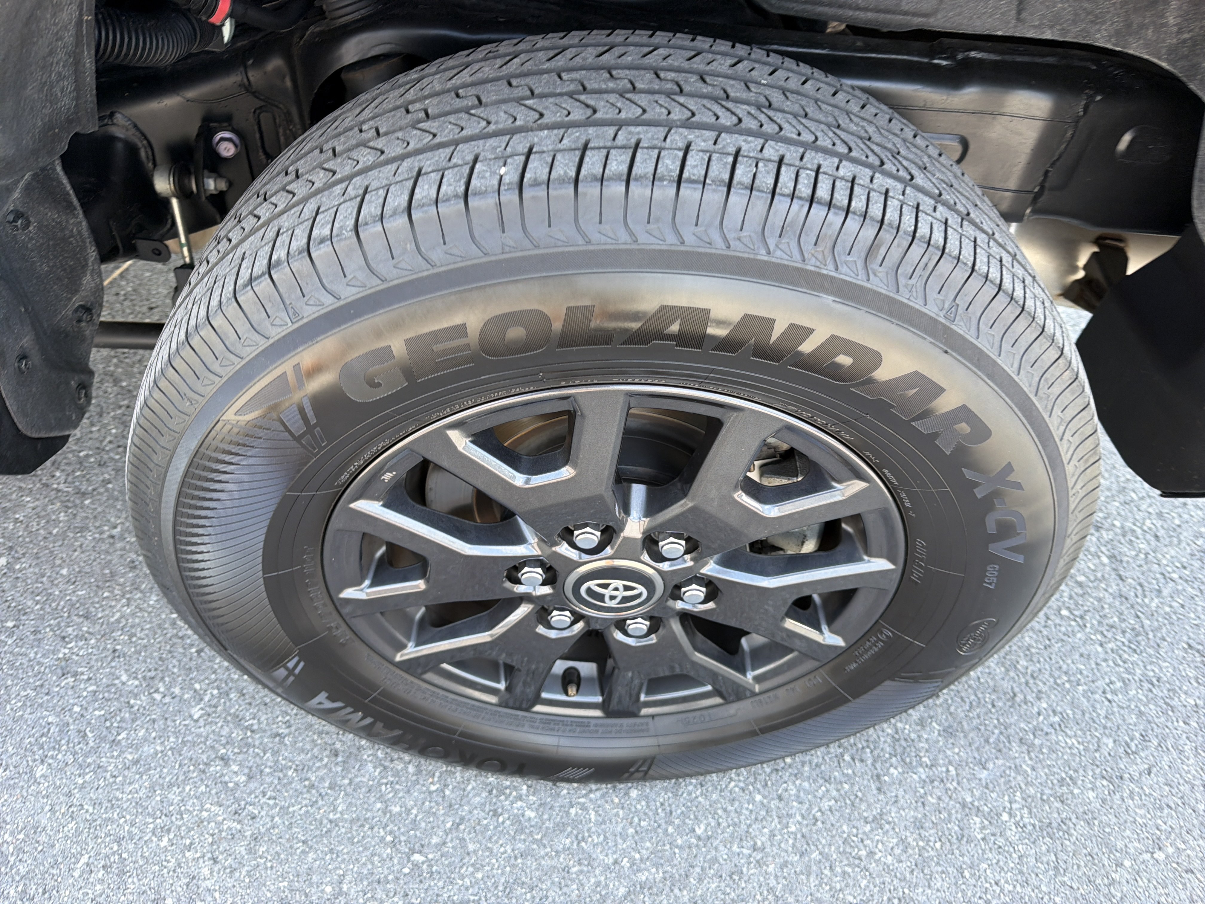 Used 2025 Toyota 4Runner SR5 AWD/4WD image 12