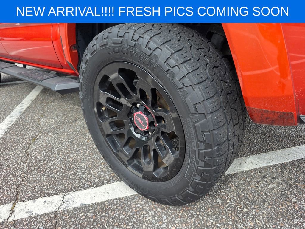 Used 2016 Toyota Tacoma TRD Sport w/ Premium & Technology Package RWD image 7