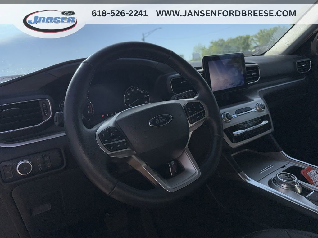Used 2022 Ford Explorer XLT w/ Equipment Group 202A AWD/4WD image 13